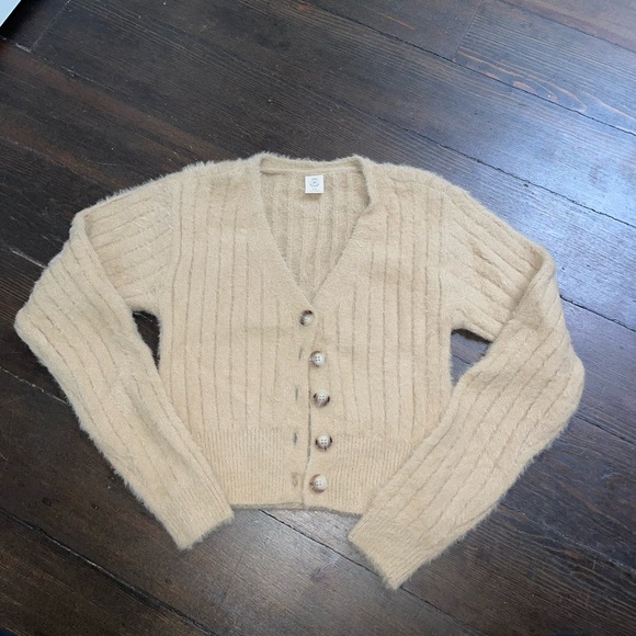 UO Maddie Fuzzy Fitted Cardigain - Picture 2 of 5